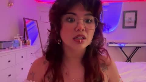 boy luna  next stream thurs 226  855pm 0 pst  online show from 03-23-26, 03:54