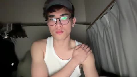 Snapshot of toshikaro0 chatting on 03-08-25, 01:03 Karo online show from 03-08-25, 01:03