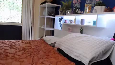 Snapshot of total_aussie_milfs chatting on 02-02-26, 11:03 Milly online show from 02-02-26, 11:03