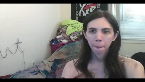 Snapshot of totalfuckingadorable chatting on 06-15-26, 01:08 Luna online show from 06-15-26, 01:08