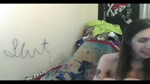 Snapshot of totalfuckingadorable chatting on 06-18-26, 04:24 Luna online show from 06-18-26, 04:24