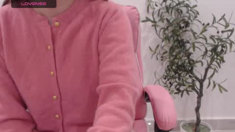 Snapshot of totoro_09 chatting on 01-07-26, 04:48 Angelina online show from 01-07-26, 04:48