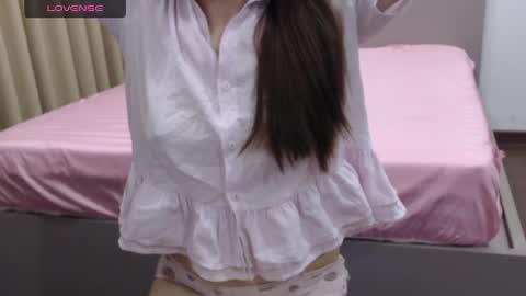 Snapshot of totoro_09 chatting on 05-14-26, 01:56 Angelina online show from 05-14-26, 01:56