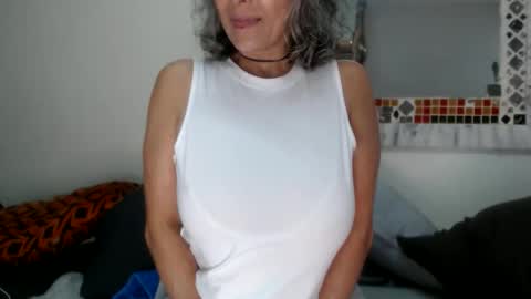 Snapshot of totypink chatting on 06-11-26, 03:43 TotyPink online show from 06-11-26, 03:43
