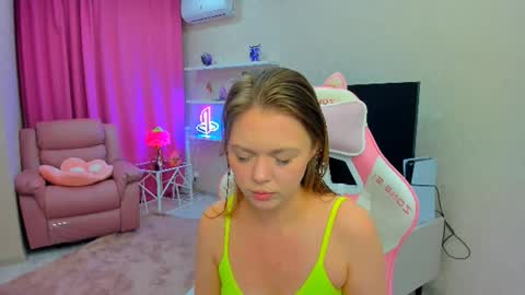 Snapshot of touch_the_heart chatting on 09-28-25, 03:34 Touch The Heart online show from 09-28-25, 03:34