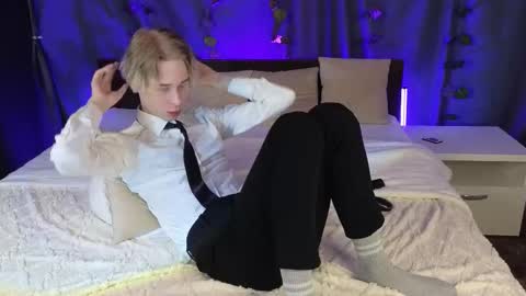 Snapshot of toxicpassion chatting on 11-25-25, 01:22 Max online show from 11-25-25, 01:22