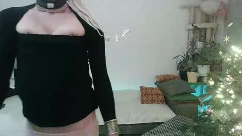 Patrizia online show from 12-23-25, 03:37