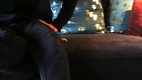 Snapshot of toypaar69 chatting on 12-14-24, 02:31 PIM und TAM online show from 12-14-24, 02:31