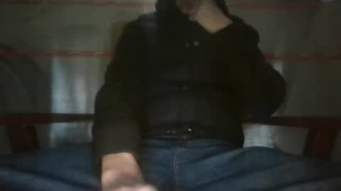 Snapshot of tr8e035 chatting on 12-17-25, 09:04 tr8e035 online show from 12-17-25, 09:04