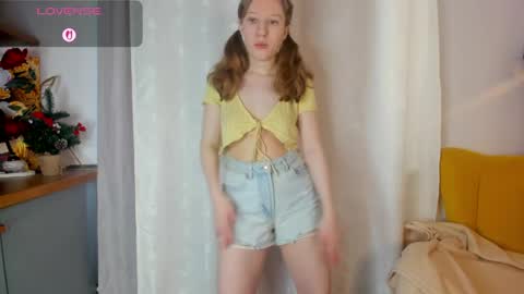 tracy_aww online show from 04-09-26, 07:25
