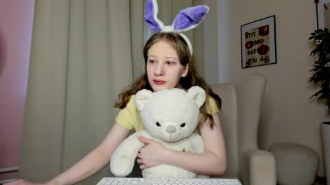 tracy_aww online show from 05-01-26, 03:55