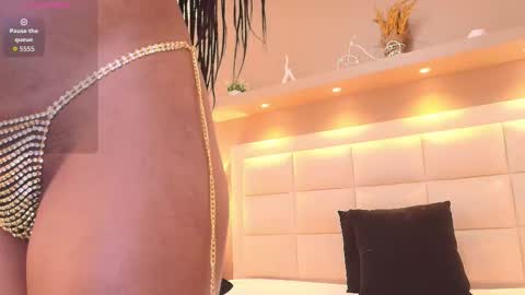 Snapshot of tracydaviss chatting on 10-31-25, 01:23 Tracy online show from 10-31-25, 01:23