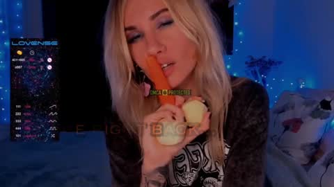 Snapshot of trafka_murafka chatting on 01-12-25, 11:04 Hey my name is Kiri Kiri online show from 01-12-25, 11:04