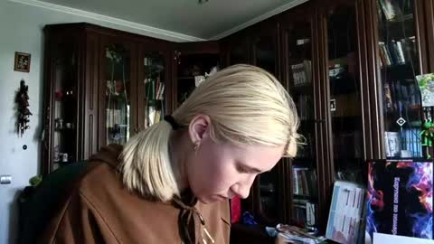 Lesly online show from 05-22-26, 09:15
