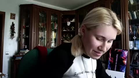Lesly online show from 06-10-26, 08:24