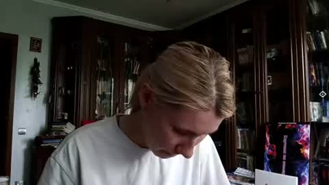 Lesly online show from 06-29-26, 08:42