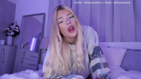 aubrey 3 online show from 10-17-25, 08:22