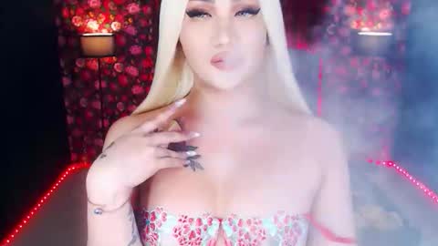 Snapshot of transplayfullolivia chatting on 05-09-26, 02:17 KYLIE BELLA TS online show from 05-09-26, 02:17