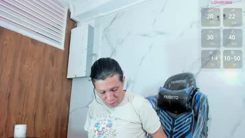 Snapshot of transwhore_ chatting on 05-23-26, 01:15 CLEO online show from 05-23-26, 01:15
