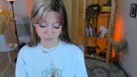Nyuta Hartmann online show from 01-16-25, 06:27