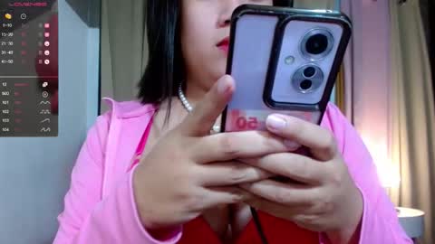 Snapshot of travelergirl chatting on 05-09-26, 03:17 travelergirl online show from 05-09-26, 03:17