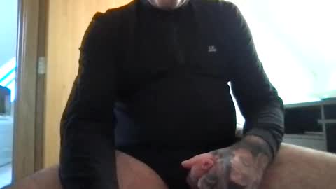 Snapshot of travis7373 chatting on 11-20-25, 02:28 travis7373 online show from 11-20-25, 02:28