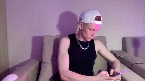 Travis online show from 04-08-26, 09:20