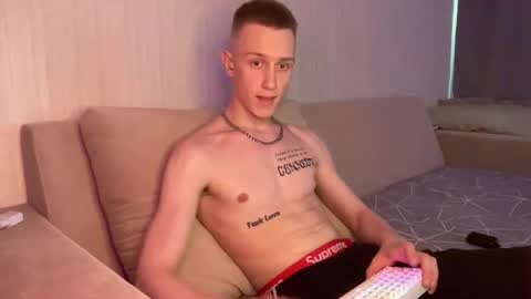 Travis online show from 05-08-26, 09:58