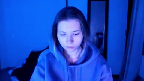 Snapshot of travisroule chatting on 11-23-25, 04:07 Lisa online show from 11-23-25, 04:07