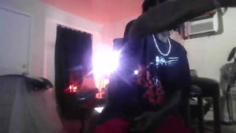 Snapshot of tray713152 chatting on 06-13-26, 01:58 10Thickness online show from 06-13-26, 01:58