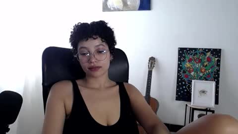 Emily online show from 11-07-25, 06:52