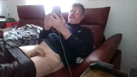 trebgeis1 online show from 03-24-26, 04:23