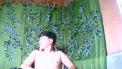 Snapshot of trebz_01 chatting on 11-12-25, 08:04 trebz_01 online show from 11-12-25, 08:04