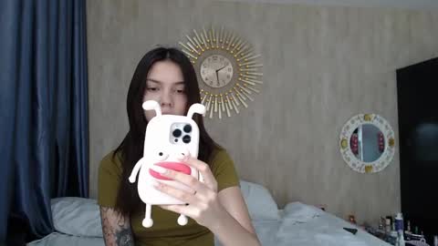 Snapshot of treezyny chatting on 12-13-24, 02:43 Sarah And Jon online show from 12-13-24, 02:43