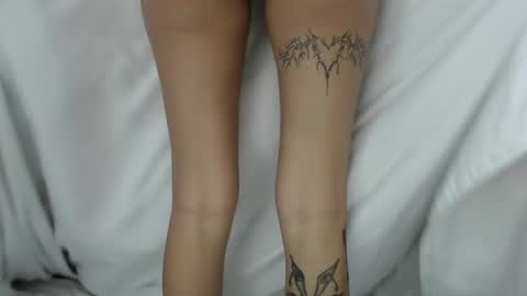 Snapshot of treezyny chatting on 12-31-24, 04:16 Sarah And Jon online show from 12-31-24, 04:16