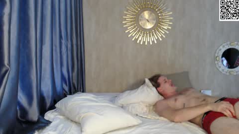 Snapshot of treezyny chatting on 02-12-25, 04:33 Sarah And Jon online show from 02-12-25, 04:33