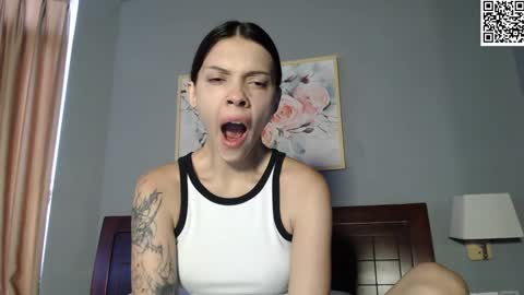 Snapshot of treezyny chatting on 02-16-25, 01:36 Sarah And Jon online show from 02-16-25, 01:36