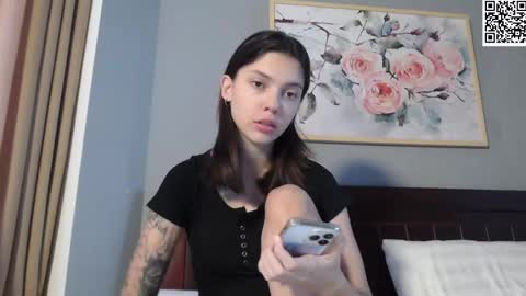 Snapshot of treezyny chatting on 02-28-25, 03:48 Sarah And Jon online show from 02-28-25, 03:48