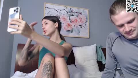 Snapshot of treezyny chatting on 03-08-25, 02:45 Sarah And Jon online show from 03-08-25, 02:45