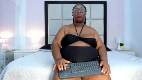 Snapshot of treisyvixen chatting on 07-07-26, 07:23 Treisy Vixen big ass online show from 07-07-26, 07:23