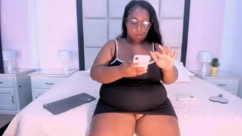 Snapshot of treisyvixen chatting on 07-21-26, 03:20 Treisy Vixen big ass online show from 07-21-26, 03:20