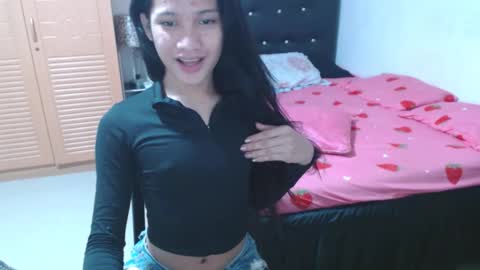 Snapshot of tremendousstephanie chatting on 11-30-25, 03:21 STEPHANiE online show from 11-30-25, 03:21