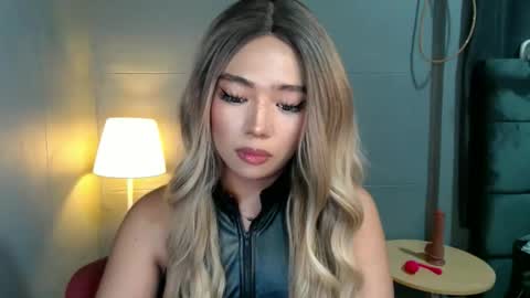 trexie_fucks15 online show from 11-05-25, 11:16