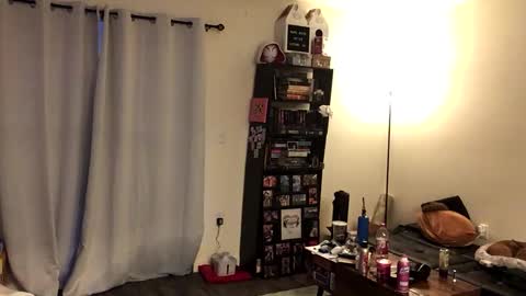 Trixie online show from 02-28-25, 12:54