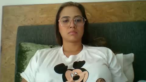 triana_bell online show from 12-01-25, 03:28