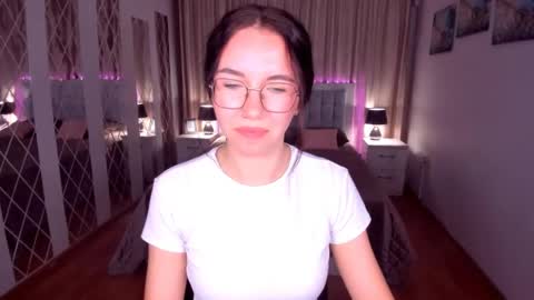 TriciaDaisy online show from 07-18-26, 03:22