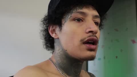 Snapshot of trieone chatting on 12-14-25, 08:13 - trieone online show from 12-14-25, 08:13