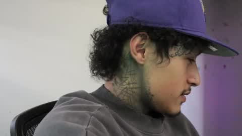 Snapshot of trieone chatting on 12-17-25, 06:03 - trieone online show from 12-17-25, 06:03