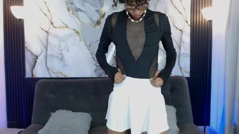 Snapshot of triiangel_latinboy chatting on 04-17-26, 12:35 Johan online show from 04-17-26, 12:35