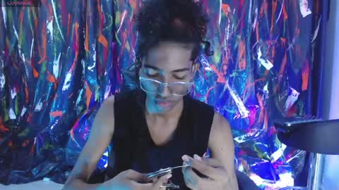 Snapshot of triiangel_latinboy chatting on 05-29-26, 12:47 Johan online show from 05-29-26, 12:47